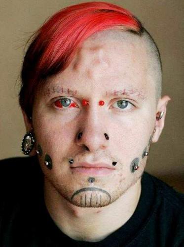 tatuajes en los ojos