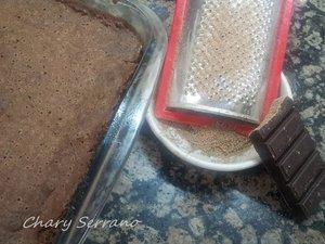 BROWNIE CON NATA (crema de leche) Y MERMELADA DE FRUTOS ROJOS