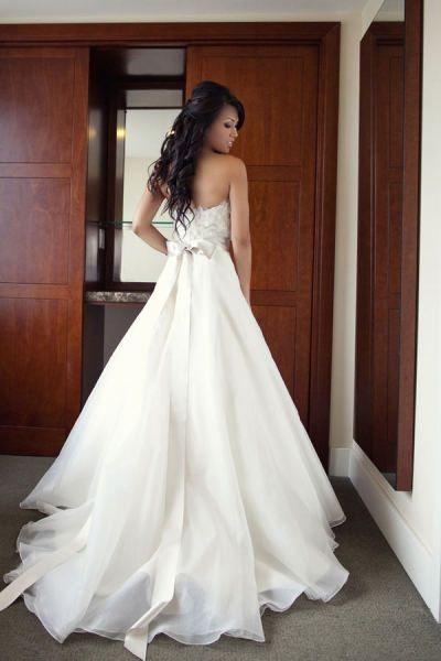 colores-de-boda-vestido-novia-lazo-espalda-4