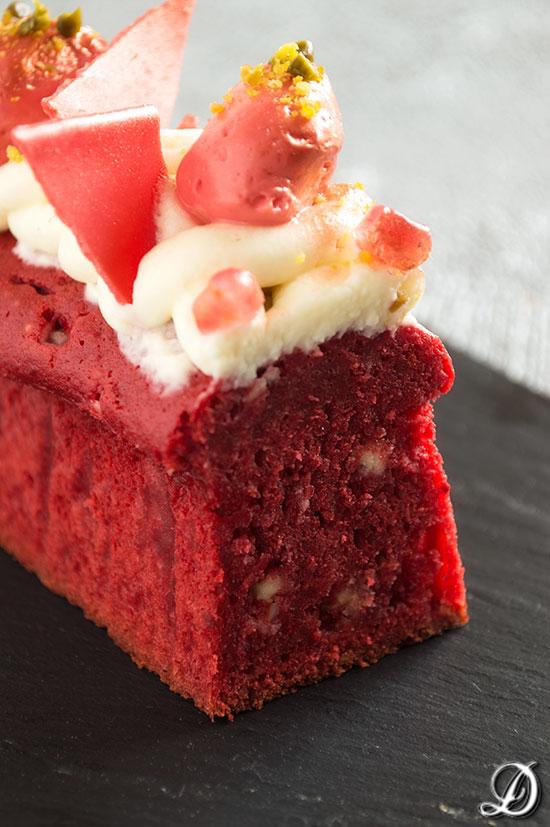 Cake de Granada, Yogur y Chocolate Blanco