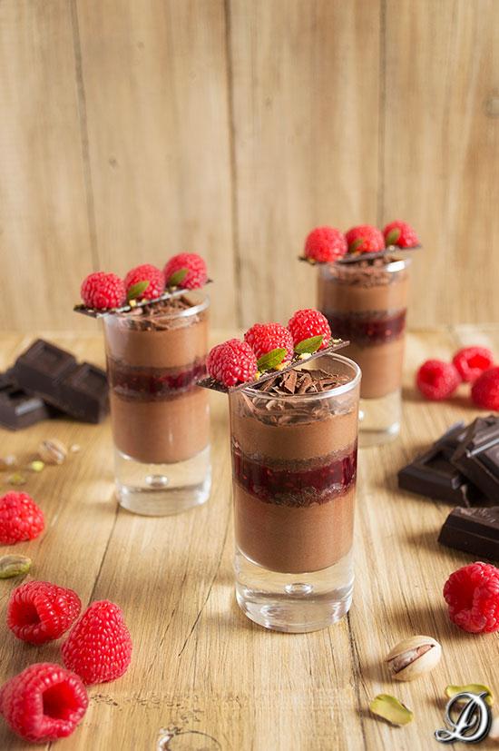 Vasitos de Mousse de Chocolate con Frambuesas
