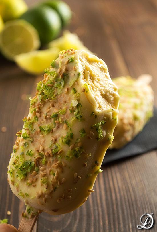 Helado de Yuzu, Chocolate Blanco, Sésamo y Lima