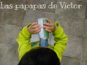 catalejo con dos tubos de cartón y rotuladores