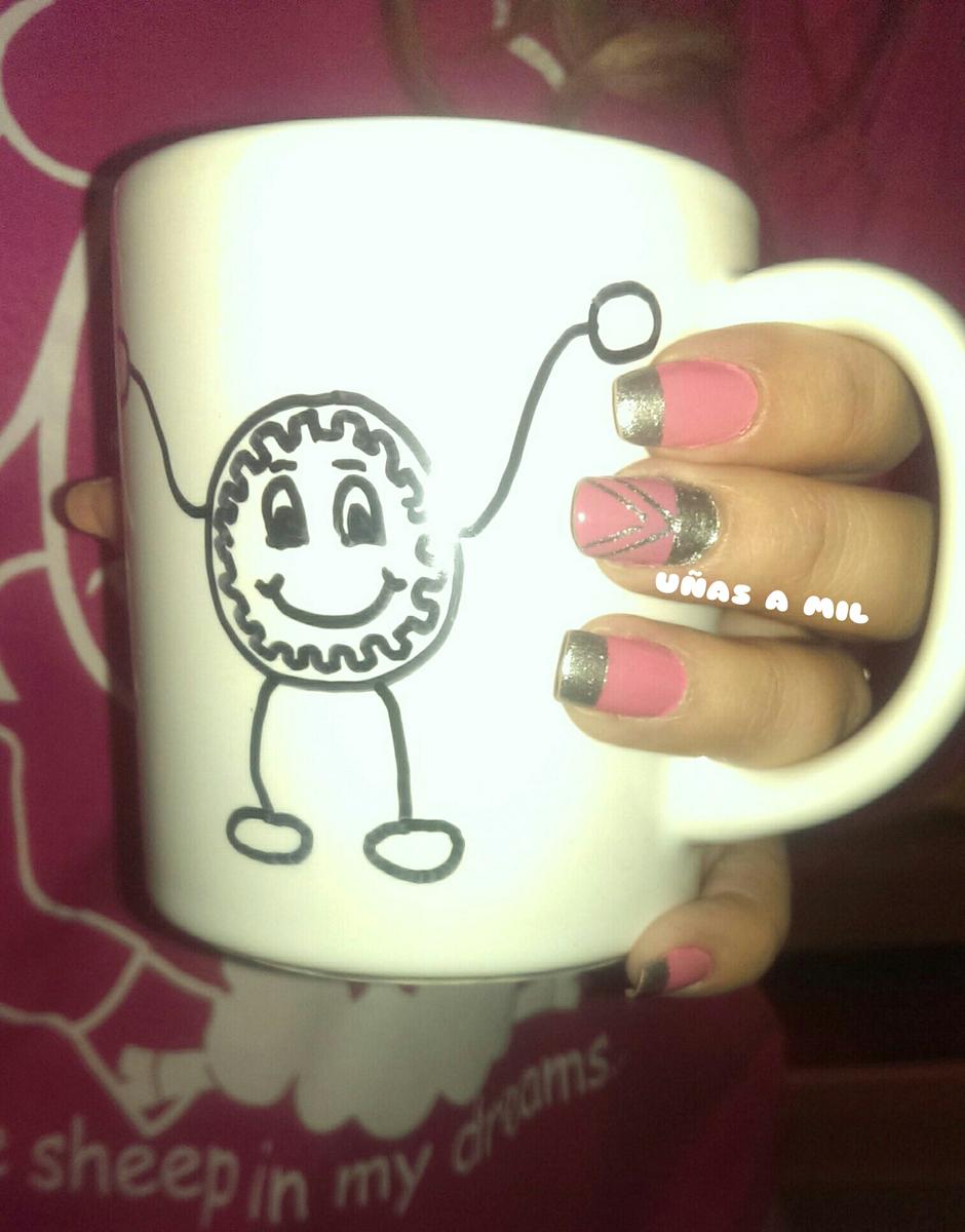 diseño_uñas_rosa_plateado_colaboración_los_caprichos_de_sara