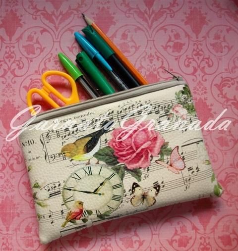 neceser_estuche_monedero_polipiel_estampada_carrousel_3