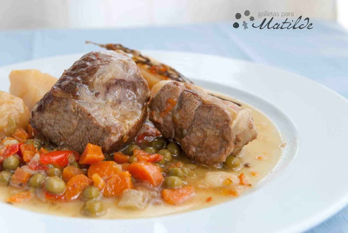 Jarrete de ternera estofado