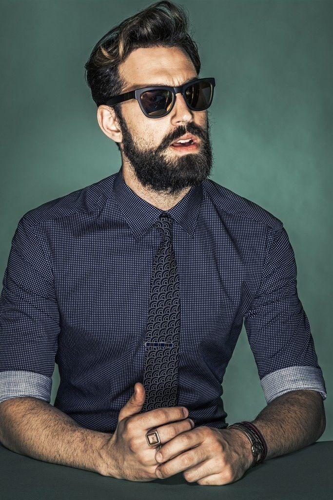 Tendencia hipster hombres pelo largo y barba