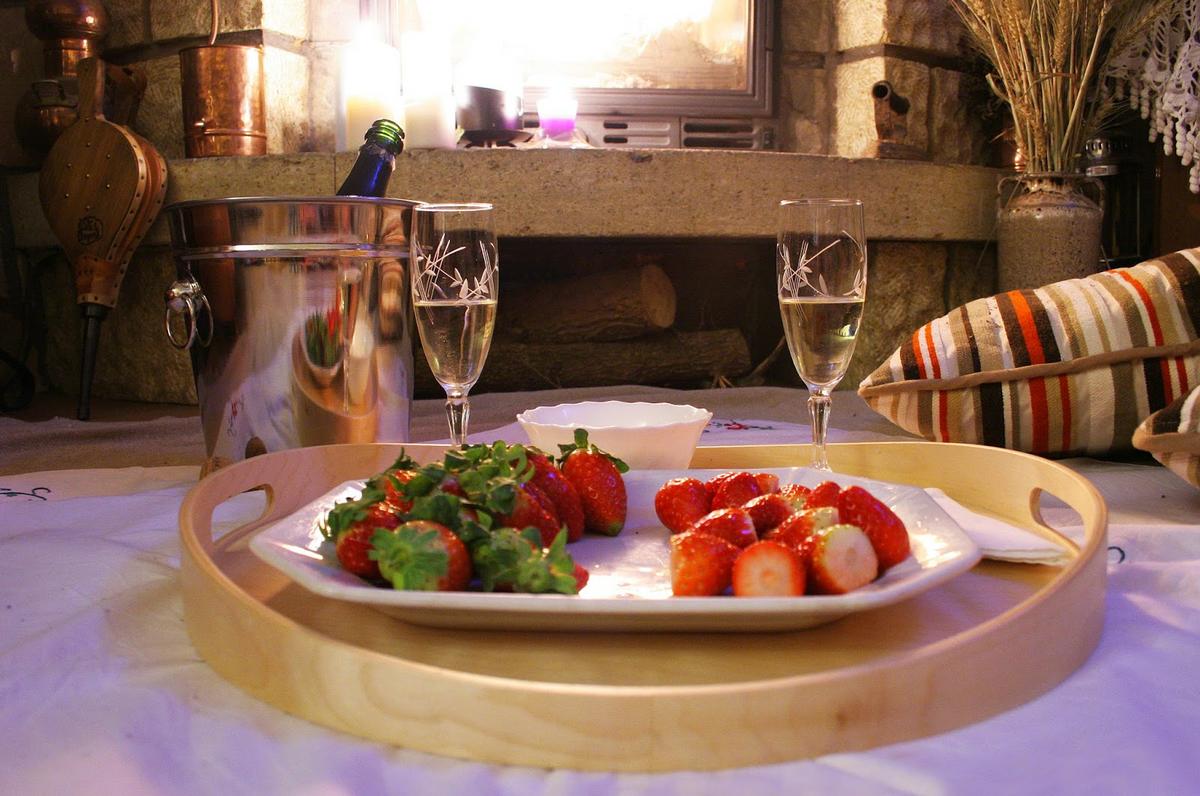 Picnic romántico junto a la chimenea7