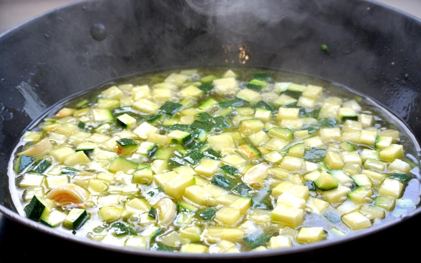 Pasta con Calabacín y Nata (crema de leche) - Sofrito