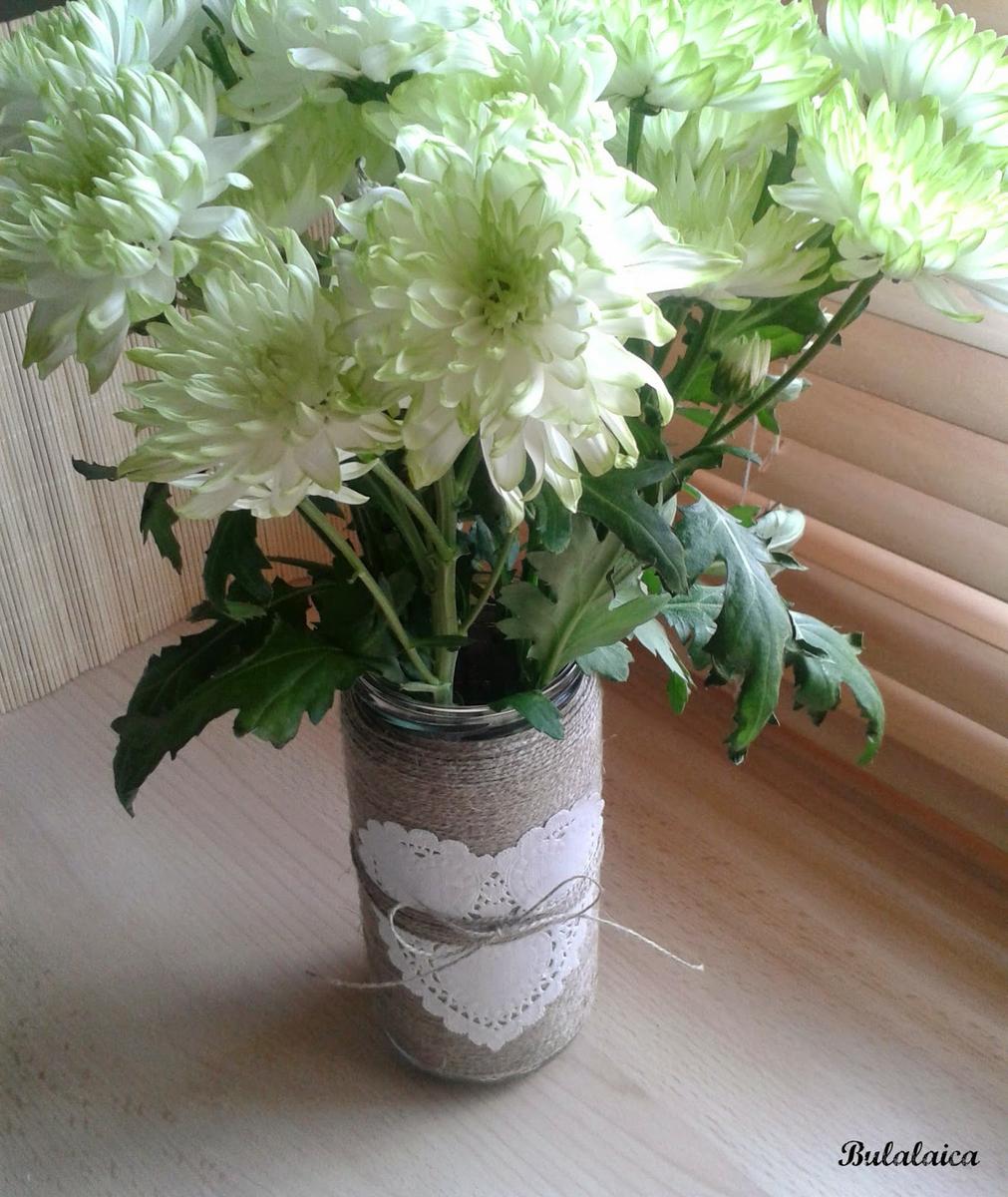 DIY: Romántico florero con tarro de cristal