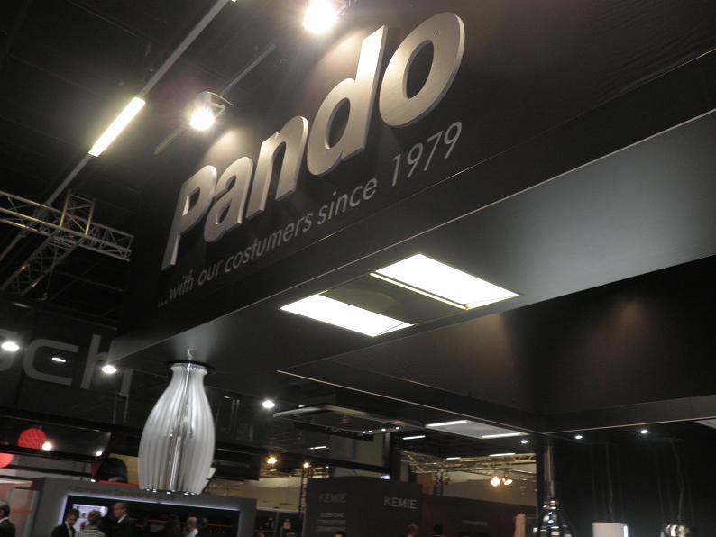 campanas -pando-en-living-kitchen