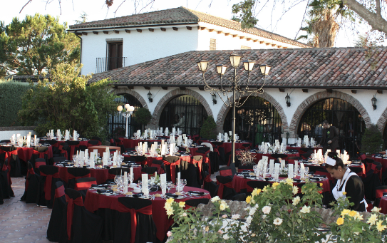colores-de-boda-finca-alcudia-cena-patio-exterior