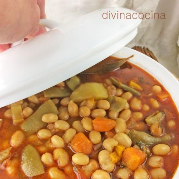 alubias-con-verduras-cazuela