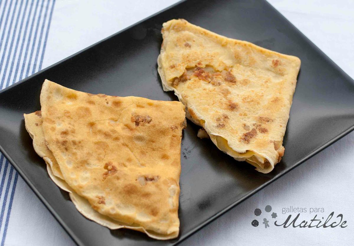 Filloas de carnaval con chicharrones