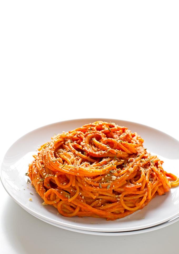 Pasta con Salsa de Pimientos del Piquillo