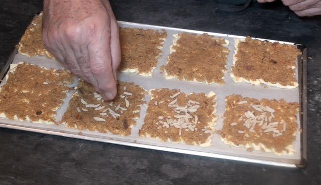 Cocas de Chicharrones Individuales26