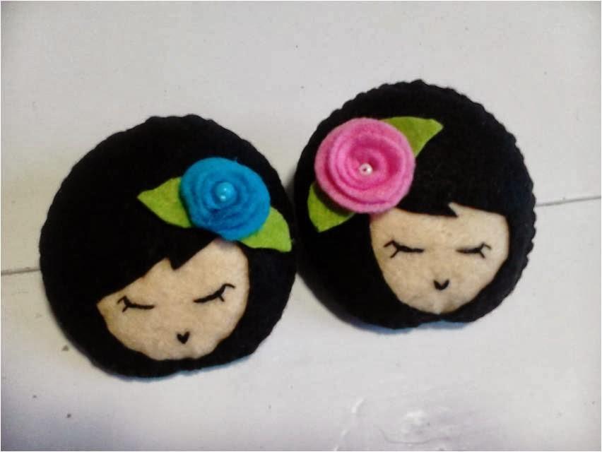 Manualidades caseras Inma broche muñecas pequeñas de fieltro morenas