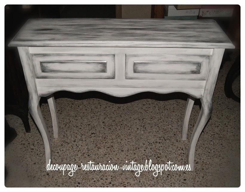 Pintar muebles nuevos de madera en blanco y plateado | Bricolaje