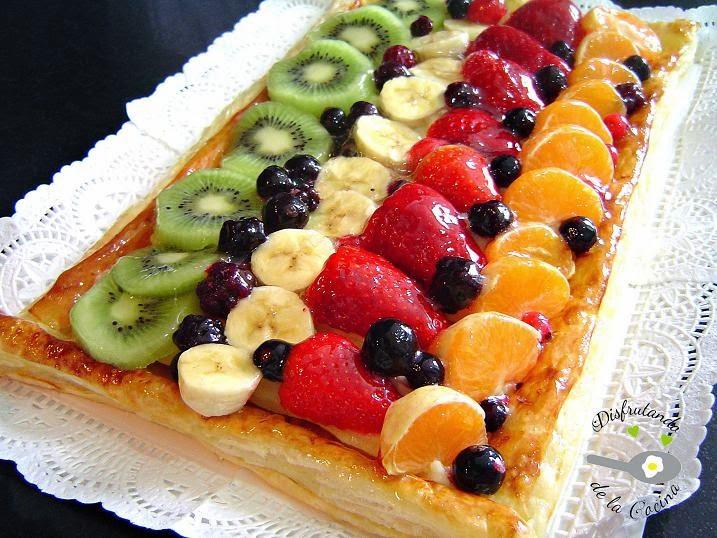 BANDA DE HOJALDRE, CREMA Y FRUTAS Cocina
