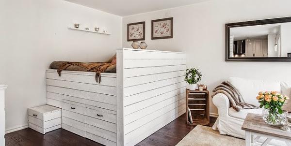 Una gran idea para instalar la cama en el salón | Decoración