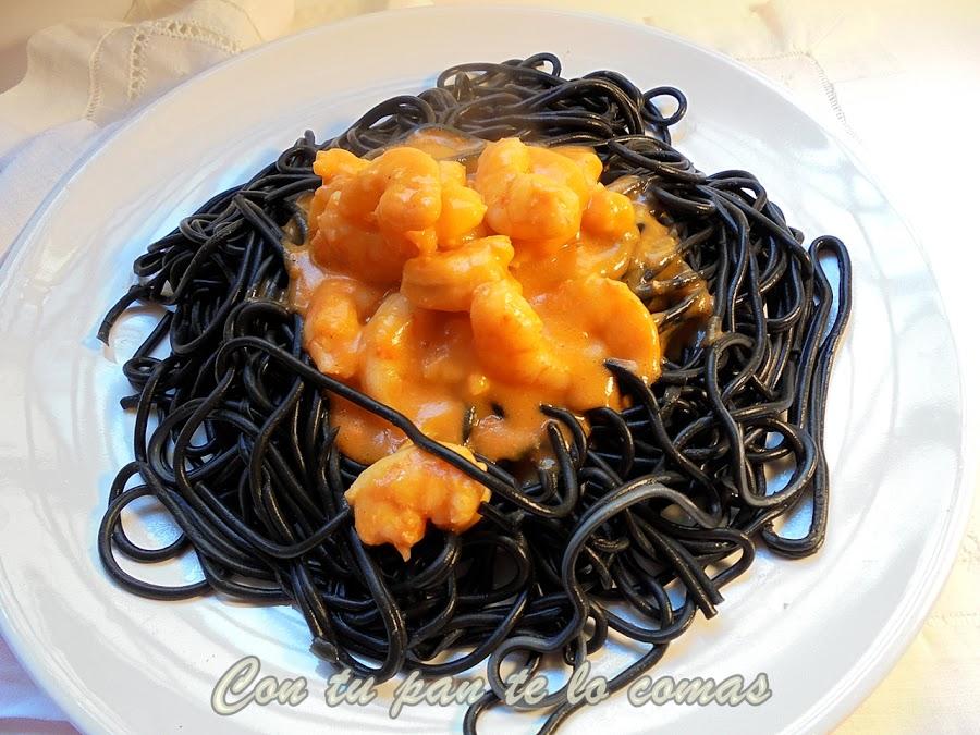 Espaguetis negros con langostinos en salsa nantua | Cocina