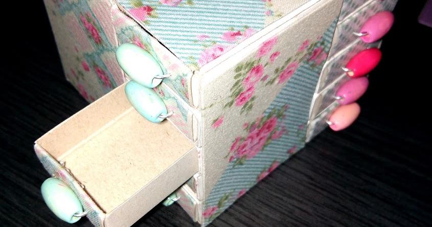 Mini estanteria hecha reciclando una caja de carton con separadores / Mini  shelf made recycling a cardboard box wit…