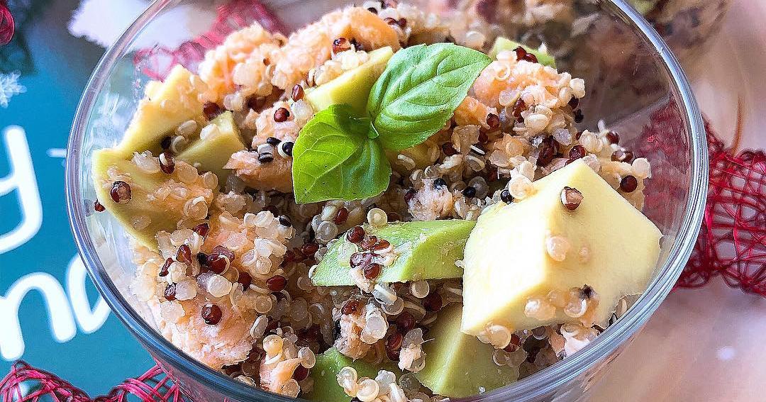 Vasitos de quinoa con salmón y aguacate Cocina