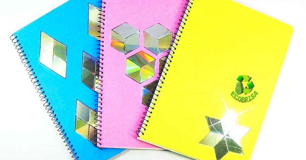 Decorar cuadernos con material reciclado | Manualidades