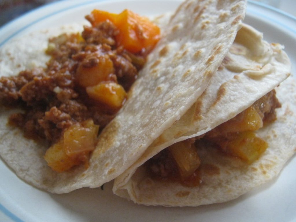 Tacos de harina con picadillo | Cocina