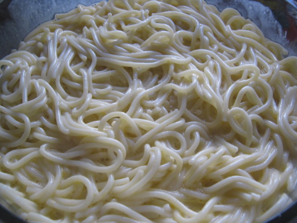 Spaguetti con queso amarillo | Cocina