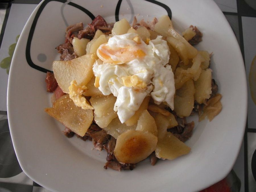 Patatas con huevos