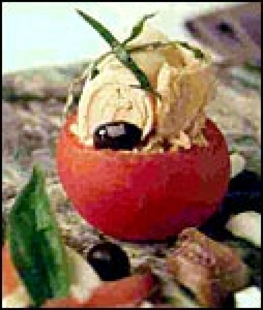 Tomate con atún