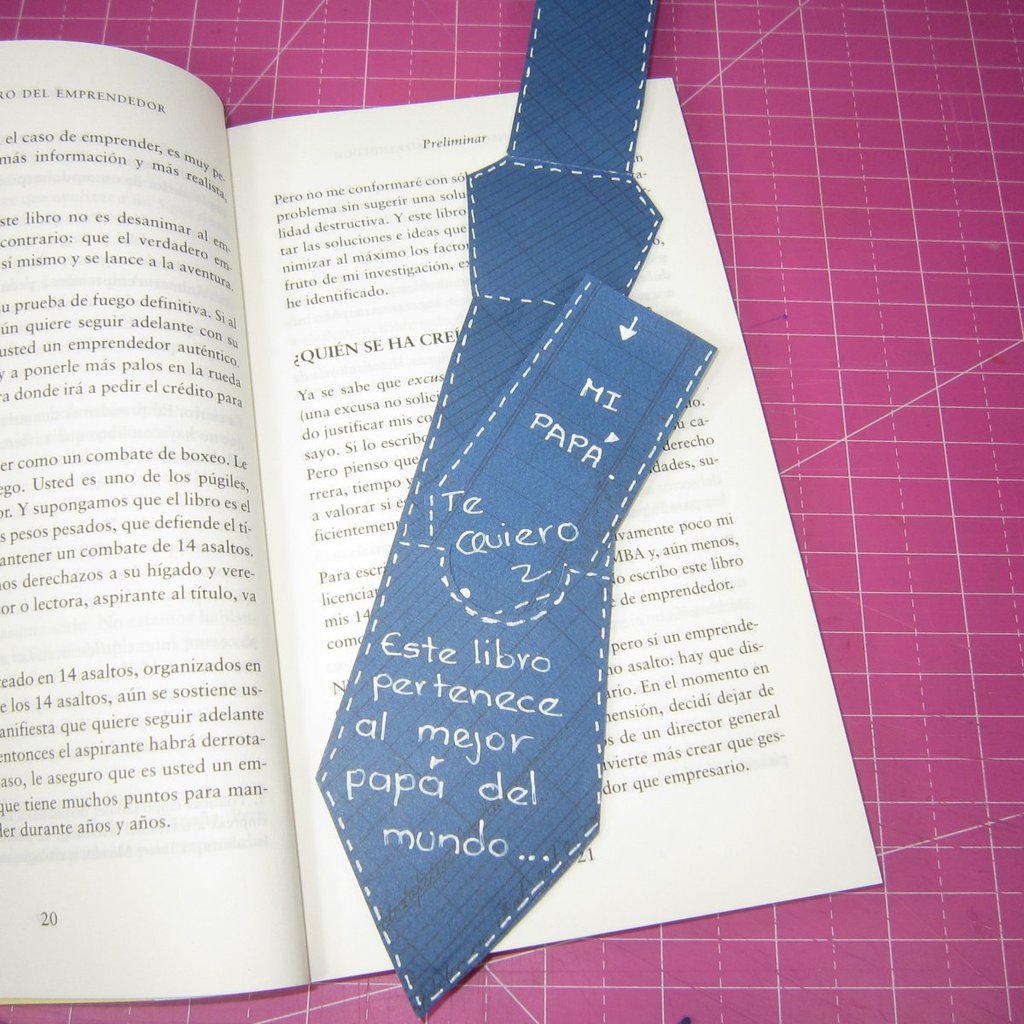 Una corbata de papel para regalar por el Día Padre | Manualidades