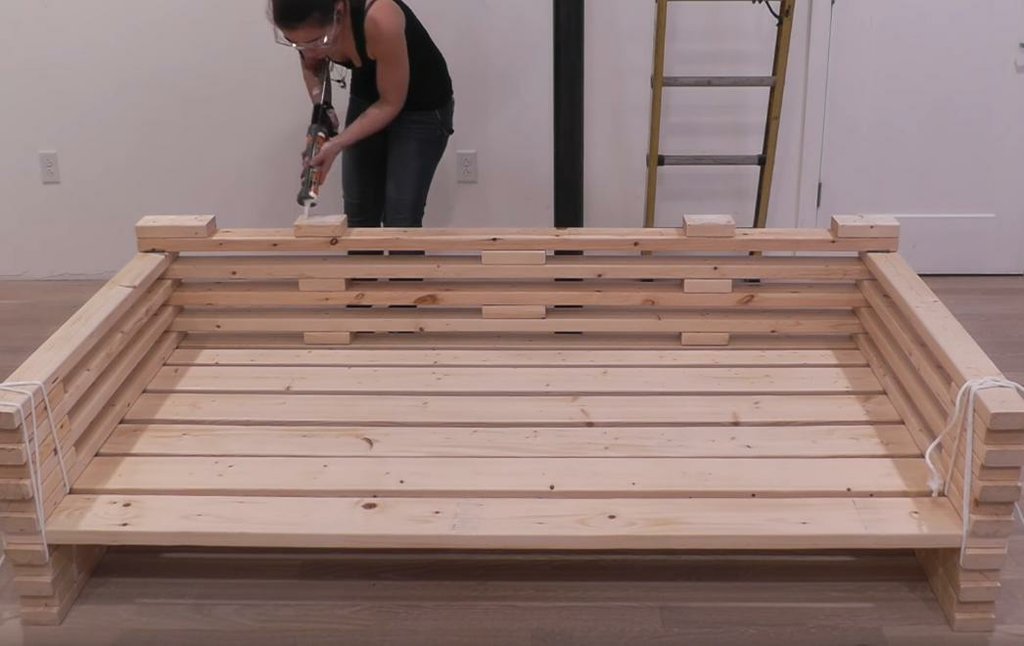 Details 48 tablas de madera para sofá