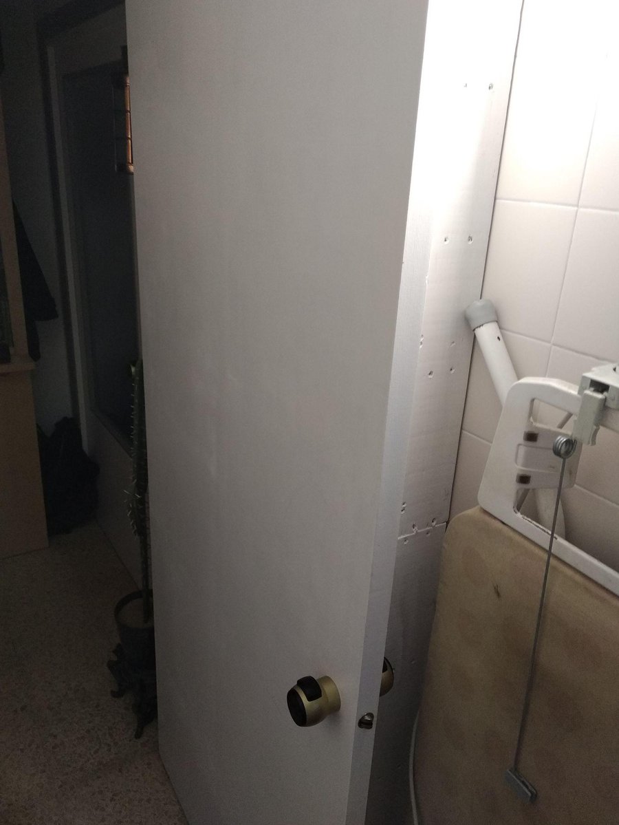 Despensa tras la puerta de la cocina | Bricolaje