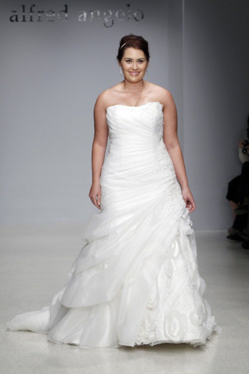 Alfred Angelo en la NY Bridal Fashion Week | Bodas, image size:800x1200