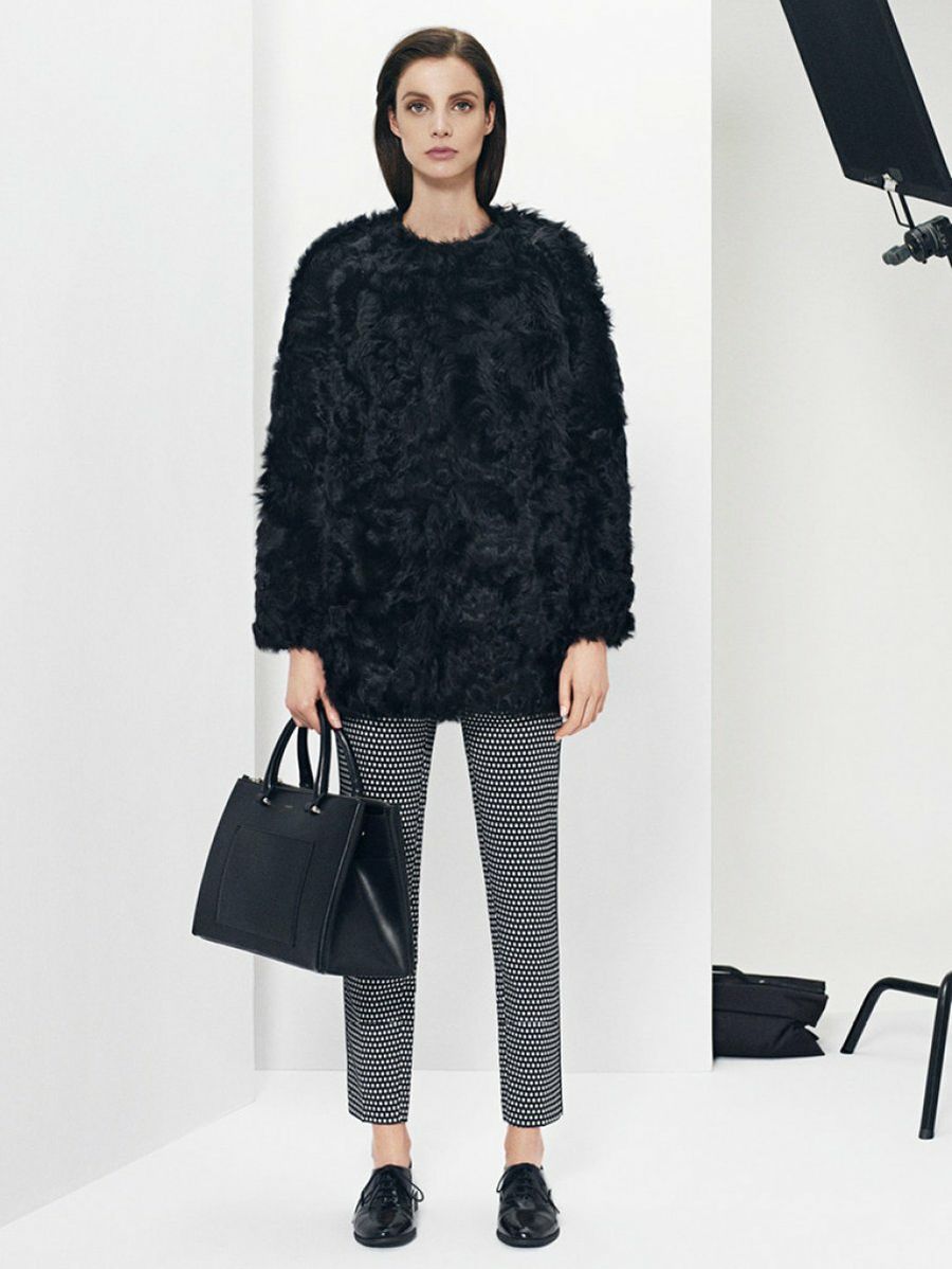 Lookbook <b>Mango</b>, todo al blanco y negro.