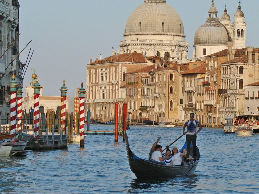 Góndola en Venecia - Flickr - dalbera