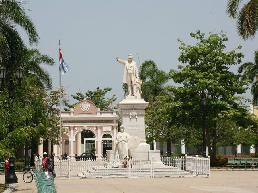 Parque José Martí, Cienfuegos - Flickr - chilewilllyy