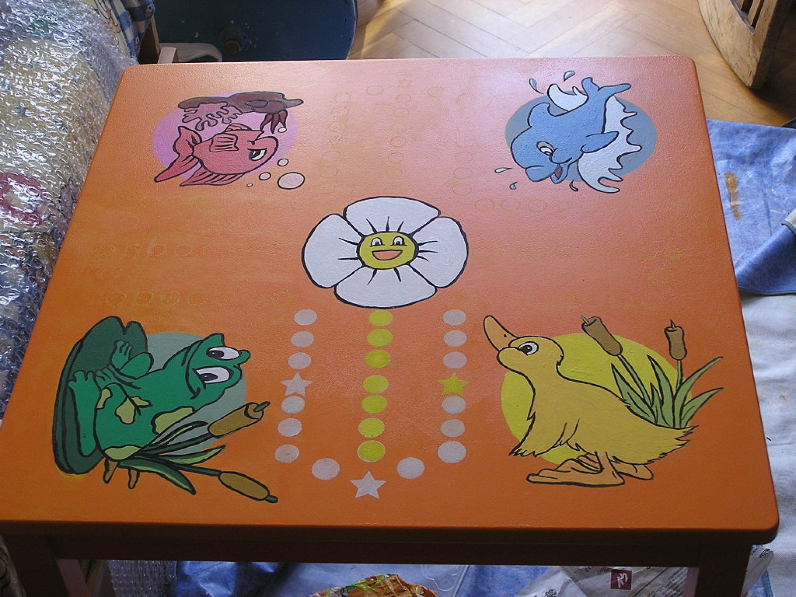 Cómo hacer una mesita infantil