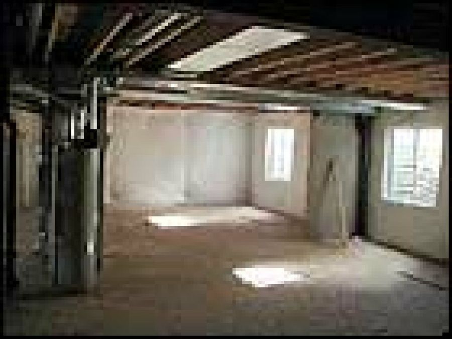 sótano ocn humedades