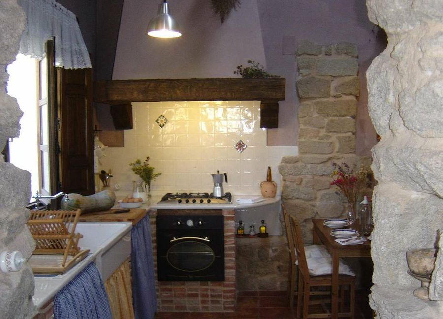 Cortinas perfectas para una cocina de estilo provenzal - CORTINAS Y  ESPACIOS VIVIDOS