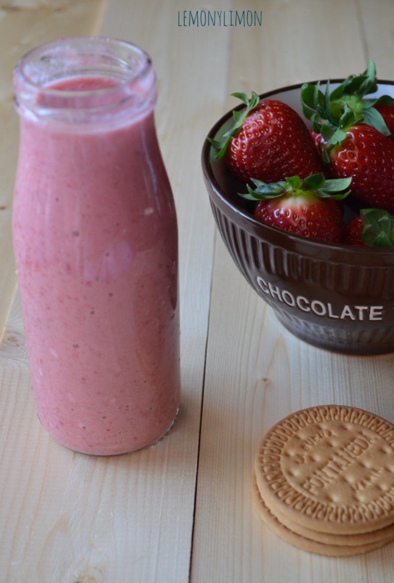  Batido de fresas y galleta