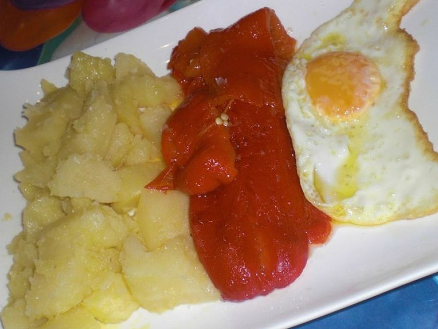 Patatas con huevo