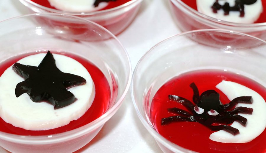 Gelatina O Grenetina Decorada En 3d O Capas Para Halloween Cocina