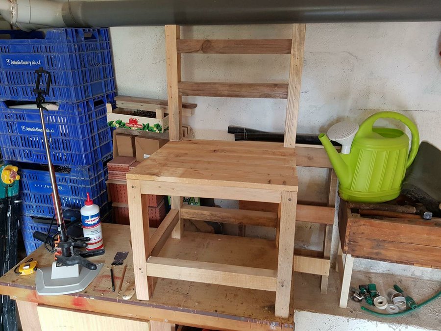 Crea construye recicla y restaura: Como hice una silla-escalera reciclando  maderas