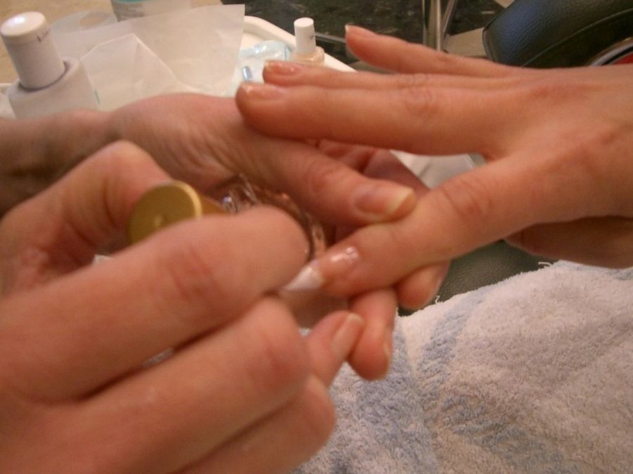 Aplicando una capa de esmalte