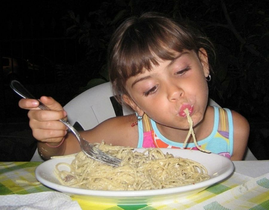 niños espaguetis