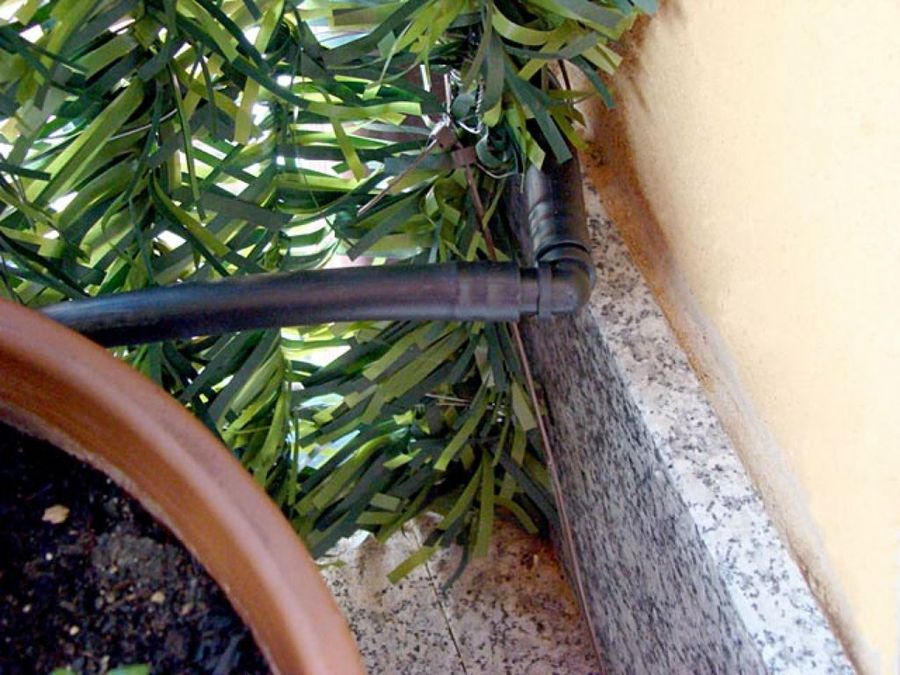 ᐅ Cómo Instalar un Riego por Goteo en tu Terraza (PASO A PASO)