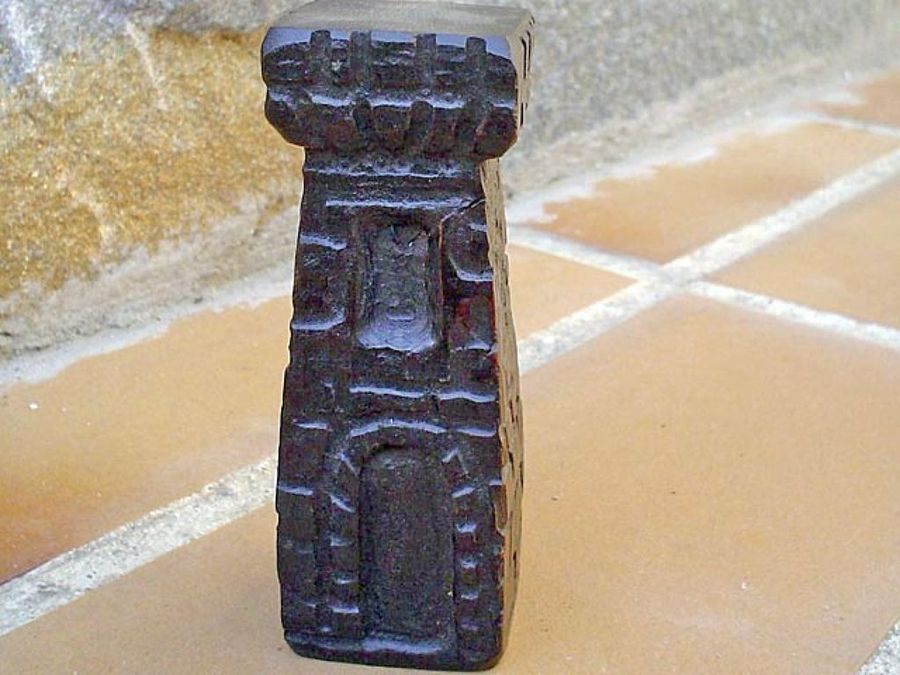 figura madera de ábano